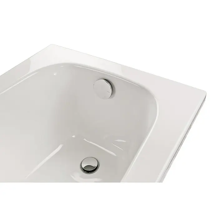 Calmwaters Badewanne Original - Sanitäracryl, Weiß - Detailaufnahme einer weißen Badewanne mit glänzenden Armaturen, die ein modernes und minimalistisches Design zeigt.