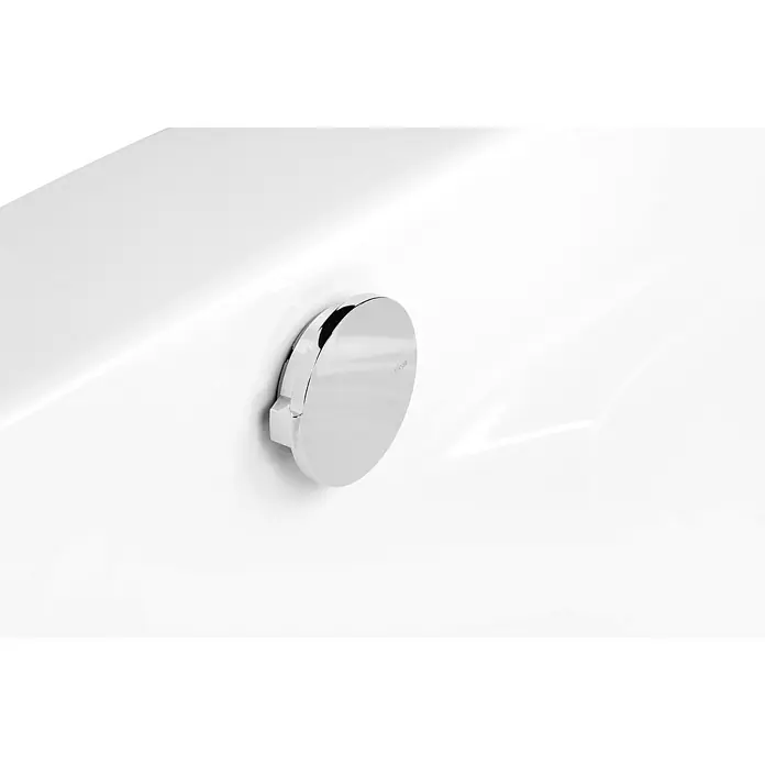 Calmwaters Eckbadewanne Curved Wellness - L x B: 150 x 150 cm, Sanitäracryl, Weiß - Nahaufnahme eines Viega Ab- und Überlaufventils in glänzendem Chrom, eingebaut in ein weißes Waschbecken. Elegantes Baddesign mit Viega.