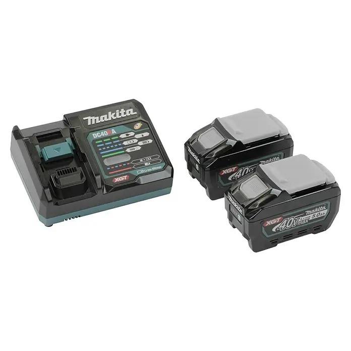 Makita XGT 40V max. Akku & Ladegerät Power Source Kit 1911V6-0 - 40 V, 2 Akkus, 5 Ah - Makita Ladegerät DC40 und zwei 40V Akkus. Das Ladegerät ist schwarz mit türkisen Akzenten und die Akkus sind schwarz mit grauen Oberseiten.