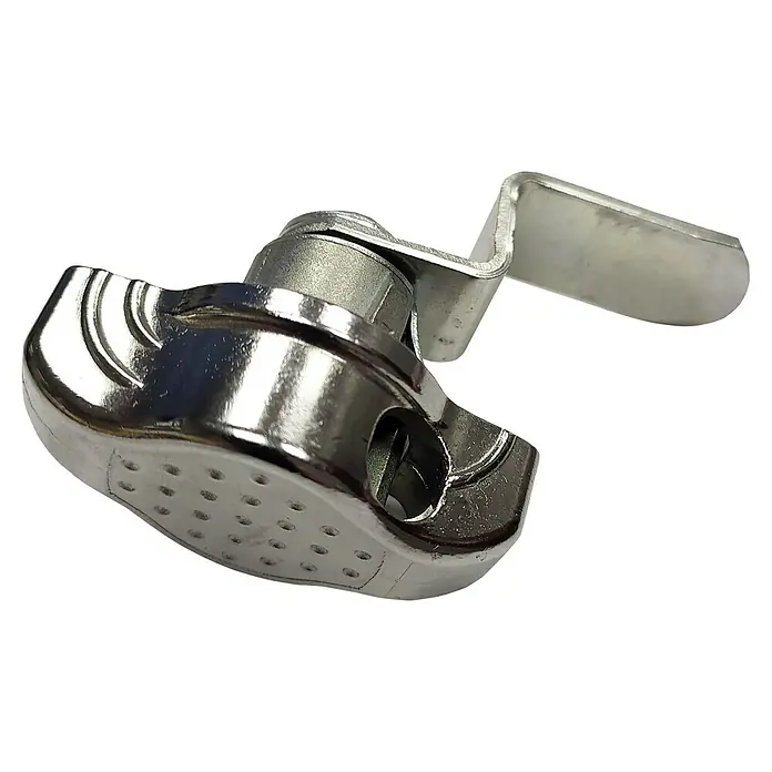 Simonrack Simonlocker Cerradura para candado - Negro - Primer plano de un pestillo de palanca plateado brillante con orificios y un brazo giratorio, ideal para diversas aplicaciones.