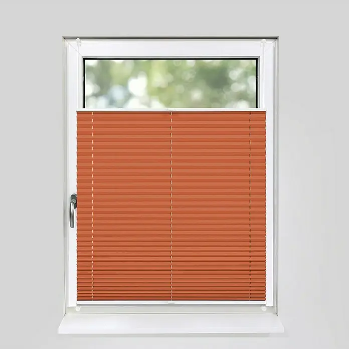 Deco-Raum Plissee ohne Bohren Basic - B x H: 70 x 150 cm, Orange - Fenster mit orangefarbenen Plissees, die für Privatsphäre und Lichtschutz sorgen. Das Plissee ist elegant und funktional.