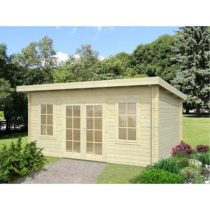 Palmako Gartenhaus Lisa - Außenmaß inkl. Dachüberstand (B x T): 494 x 394 cm, Holz, Natur - Ein helles Holzgartenhaus mit Doppeltüren und Fenstern, eingebettet in eine grüne Gartenlandschaft. Ideal für Hobby, Entspannung oder als stilvolles Gartenbüro.