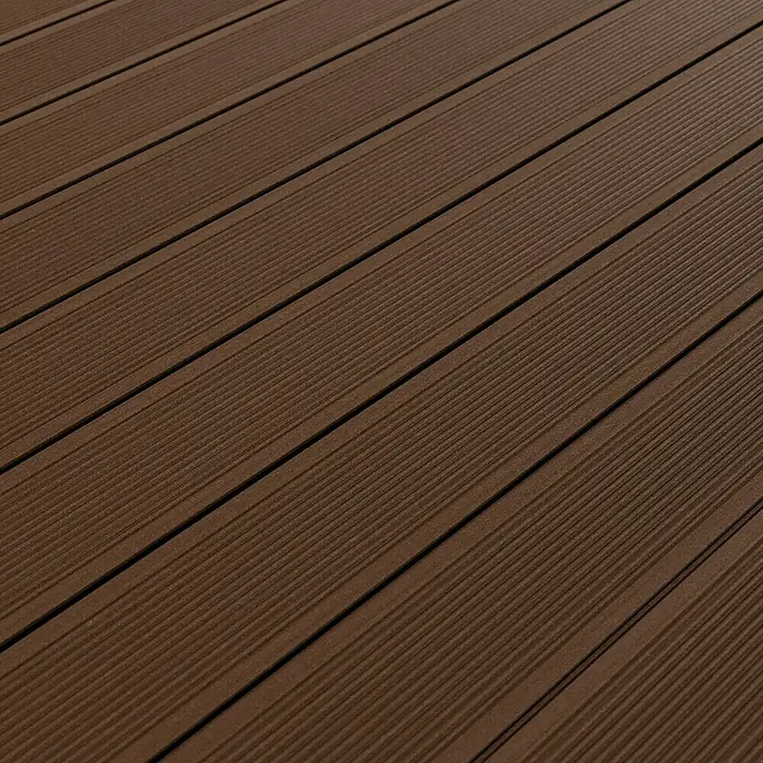 Kovalex WPC-Terrassendiele Exklusiv nach Maß - 300 x 14,5 x 2,6 cm, Braun - Braune Terrassendielen aus WPC mit feiner Holzstruktur, ideal für den Außenbereich und langlebige Bodenbeläge im Garten oder auf dem Balkon.