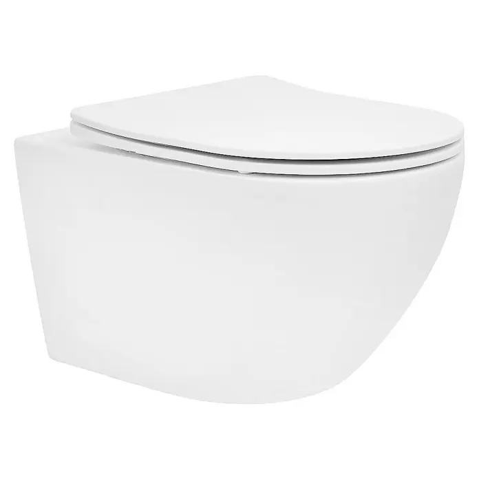 LuxeBath Wand-WC Weiß mit Nano Beschichtung lang Lotus Effekt - Spülrandlos, Mit antibakterieller Glasur, Spülform: Tief, WC Abgang: Waagerecht, Weiß - Nahaufnahme einer modernen, weißen Wand-Toilette mit geschlossenem Deckel, die ein elegantes und minimalistisches Design zeigt.