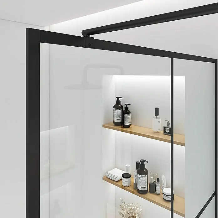Home Deluxe Duschwand BAKI - Schwarz / Klarglas - Moderne Duschkabine mit schwarzen Rahmen und Holzregalen für Badezimmerutensilien, die ein stilvolles und funktionales Design bieten.