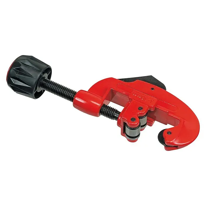 Rothenberger Industrial Rohrabschneider Tube Cutter 30 Pro - Durchmesser Rohr: 3 mm - Rote Rohrschneider Werkzeug mit einem schwarzen Drehknopf zur Größenanpassung. Das Gerät ist für Rohre mit 3-30 mm Durchmesser geeignet.