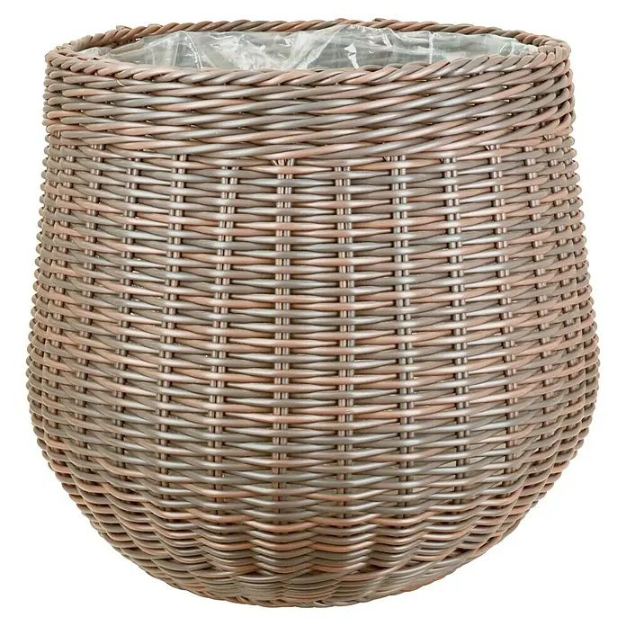 A.H.G. Pflanzkorb Aruba - Außenmaß (Ø x H): 45 x 37 cm, Kunststoff, Braun - Nahaufnahme eines stilvollen, geflochtenen Pflanzgefäßes mit Kunststoffeinsatz, ideal für Zimmerpflanzen und zur Dekoration des Innenbereichs.