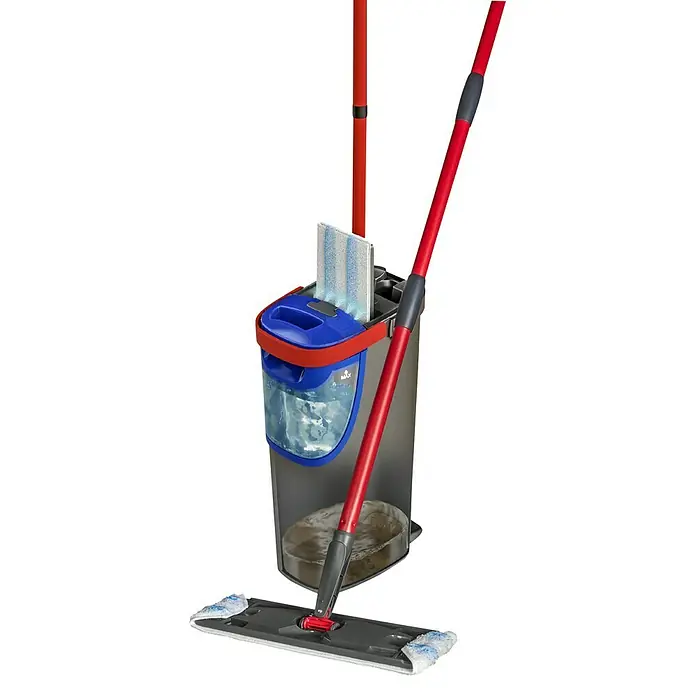 Vileda Reinigungssystem & Eimer H2PRO Flat Mop System - 1 x Flachwischer, 1 x Eimer mit Zweitanksystem, 1 x Wischbezug - Abbildung eines Vileda Bodenreinigungssets mit einem Eimer, einem Mopp und zusätzlichen Moppaufsätzen. Ideal für die effiziente Reinigung von Böden.