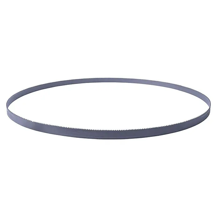 Scheppach Bandsägeblatt - 1.140 x 13 x 0,65 mm, Passend für: Scheppach Metallbandsäge MBS1200XT/XTS - Bandsägeblatt: Eine Nahaufnahme eines scharfen, kreisförmigen Bandsägeblatts, das für präzise Schnitte in verschiedenen Materialien verwendet wird.