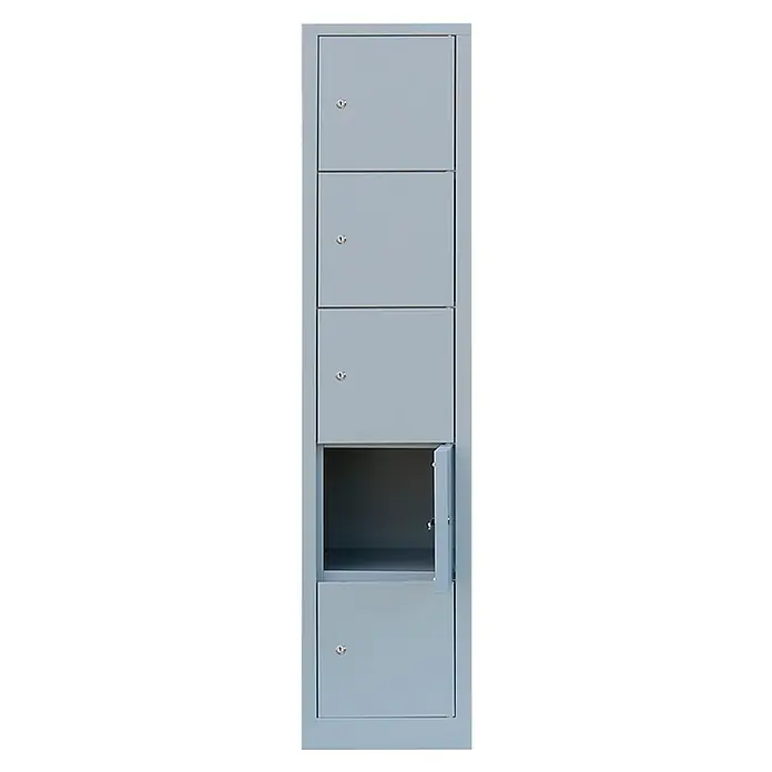 Lüllmann Schließfachschrank XL - H x B x T: 190 x 41,5 x 50 cm, Lichtgrau, Fertig montiert, Anzahl Fächer: 5 Stk. - Grauer Spind mit fünf Fächern, wobei eines davon geöffnet ist und das Innere zeigt.