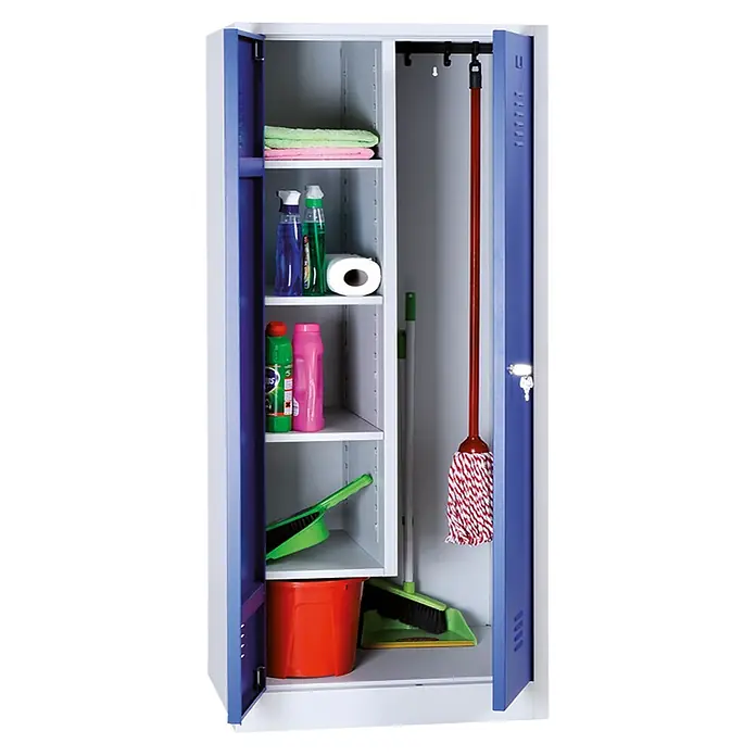 Lüllmann Geräteschrank - H x B x T: 180 x 80 x 50 cm, Lichtgrau/Enzianblau, Fertig montiert, Anzahl Türen: 2 Stk. - Bild eines blauen Putzschranks mit Reinigungsmitteln wie Sprays, Tüchern und Mop.