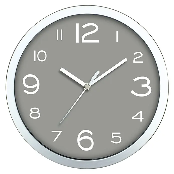 Wanduhr Basic - Durchmesser: 20 cm, Silber - Eine graue Wanduhr mit silbernem Rahmen und weißen Ziffern. Die Uhr zeigt etwa 1:51 Uhr an. Perfekt für jeden Raum.