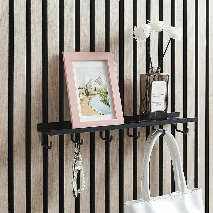 Regalleiste - L x B x H: 7,2 x 40 x 6,7 cm, Passend für: Akustikpaneele, Montageart: Einhängen - Wandregal mit Haken und Ablagefläche für Schlüssel, Deko und Tasche. Praktische Aufbewahrung im modernen Design.