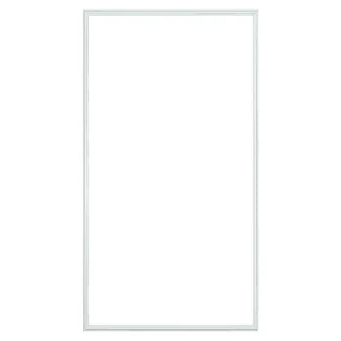 Wandleiste Set - Fläche 190x70cm, Weiß, MDF, Höhe: 1,3 cm, Breite: 2,2 cm - Weißer Fensterrahmen mit schwarzem Hintergrund. Der Rahmen ist schlicht und modern gestaltet, und er bietet einen starken Kontrast zum Schwarz.