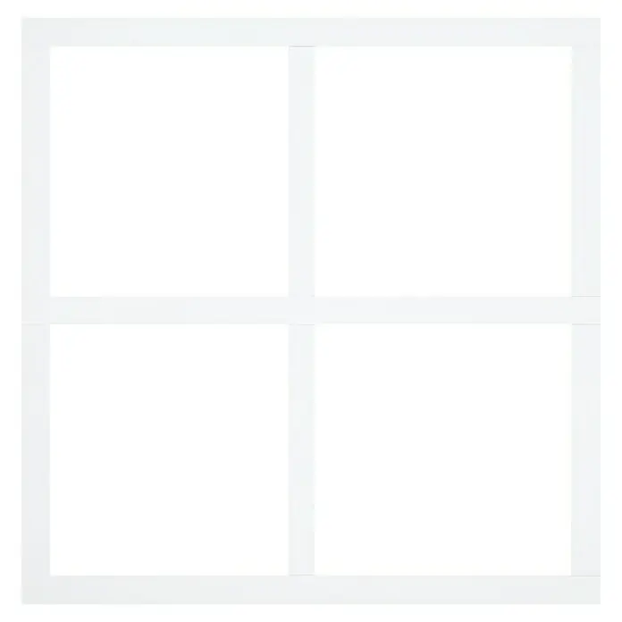 Wandleiste Set - Fläche 130x130cm, Weiß, MDF, Höhe: 1,3 cm, Breite: 6,3 cm - Ein weißes Fenster mit vier schwarzen Feldern, das ein modernes und minimalistisches Design zeigt. Perfekt für helles Ambiente.