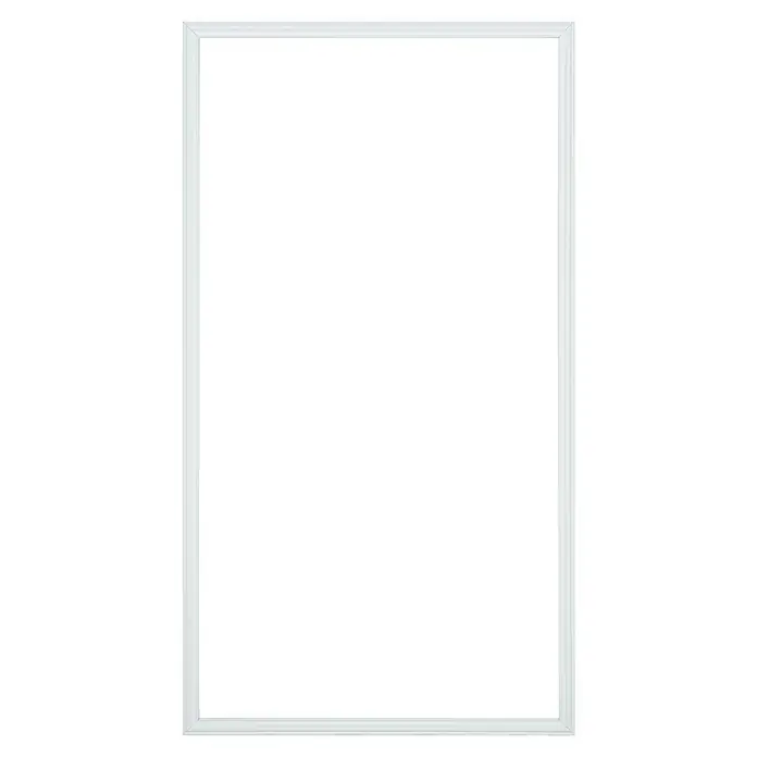 Wandleiste Set - Fläche 190x70cm, Weiß, MDF, Höhe: 1,3 cm, Breite: 2,9 cm - Fenster mit weißen Jalousien halb geöffnet, die Lichtschutz und Privatsphäre bieten. Modernes Design für ein helles und stilvolles Zuhause.