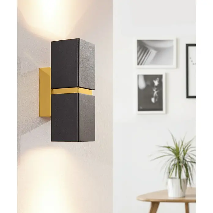 Eglo Aplique de pared LED Passa - 6 W, L x An x Al: 8,5 x 8,5 x 17 cm, Negro, Blanco cálido - Lámpara de pared moderna con base dorada y dos pantallas antracita en forma de cubo para una iluminación elegante.