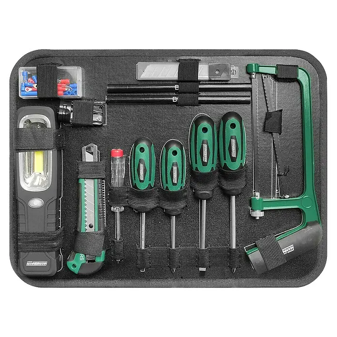 Brüder Mannesmann Werkzeugkoffer Green Line - 189 -tlg. - Mannesmann Werkzeugset in einer schwarzen Werkzeugtasche mit verschiedenen Werkzeugen wie Schraubendrehern und einer Säge.