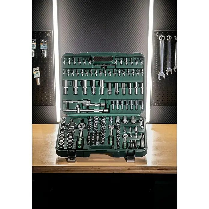 Brüder Mannesmann Steckschlüssel-Set 1/4" + 3/8" + 1/2" - 179 -tlg. - Werkzeugkasten mit einer Vielzahl von Steckschlüsseln, Schraubendrehern und Zubehör. Ideal für Reparaturen und Heimwerkerprojekte.