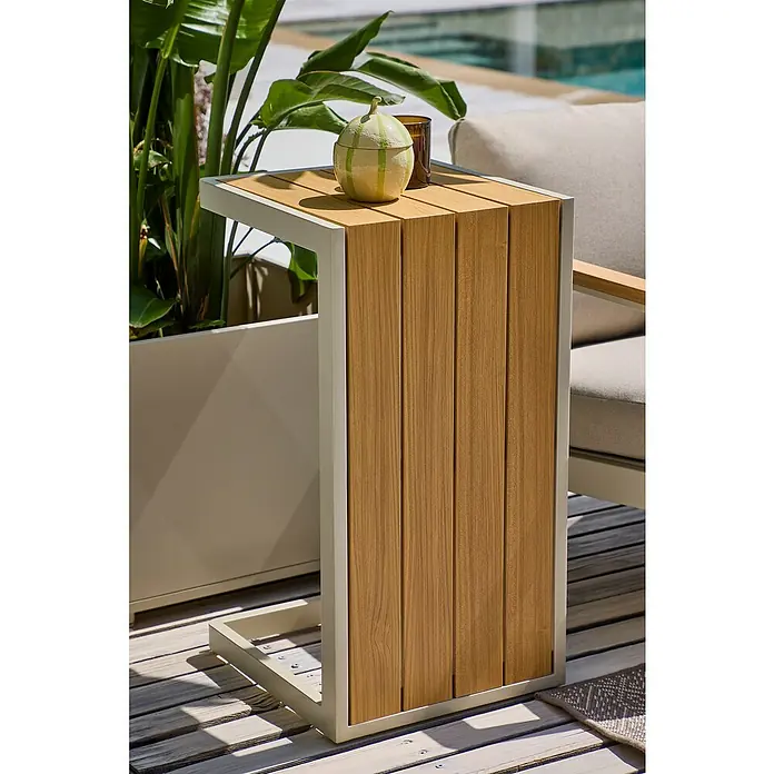 Sunfun Solo Garten-Beistelltisch - L x B x H: 73 x 38,5 x 41 cm, Aluminium, Leight-Greige - Moderner Beistelltisch mit Holzplatten und Metallrahmen für den Außenbereich. Perfekt für Terrasse und Gartenmöbel.