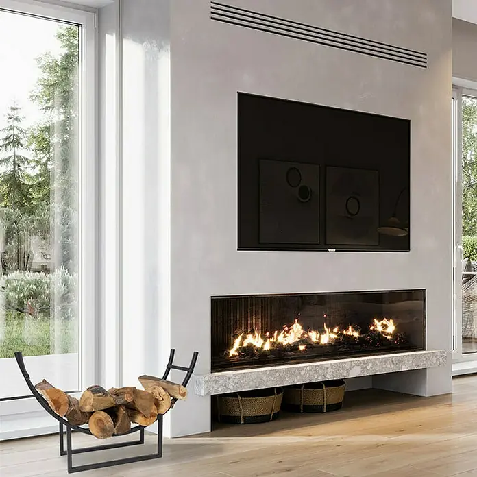 Floordirekt Kaminholzregal Santorini 92 x 21 x 55 cm - Metall, Schwarz - Elegantes Wohnzimmer mit stilvollem Kamin und dekorativem Holzkorb.