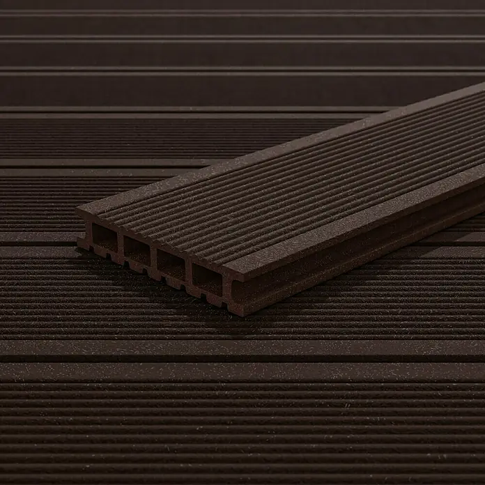 Kovalex WPC-Terrassendiele Exklusiv nach Maß - Schokobraun, Gebürstet, 300 x 14,5 x 2,6 cm - Braune Terrassendiele mit Rillenmuster und Hohlkammerstruktur, ideal für den Außenbereich. Robust und langlebig.