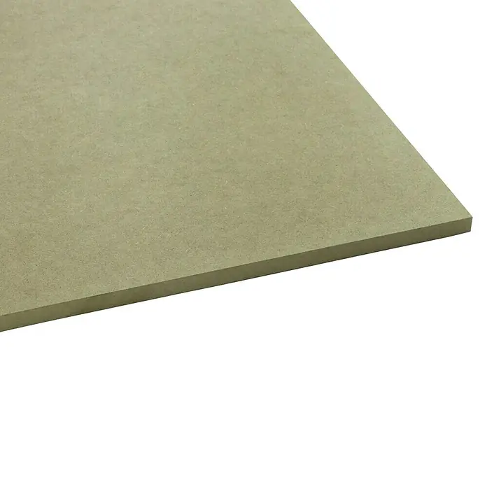 Tablero de MDF hidrófugo - Natural, 207 cm x 73 cm x 10 mm - Primer plano de un tablero de MDF en bruto con una superficie lisa, ideal para la fabricación de muebles y proyectos de bricolaje.