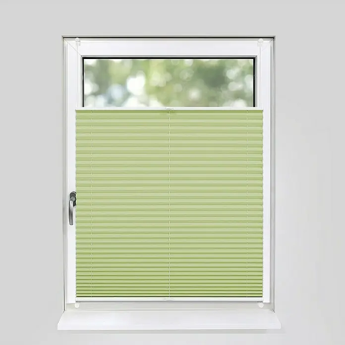 Deco-Raum Plissee ohne Bohren Basic - B x H: 105 x 150 cm, Hellgrün - Ein Fenster mit einem grünen, plissierten Rollo, das für Privatsphäre und Lichtsteuerung sorgt. Ideal für jedes Zuhause.