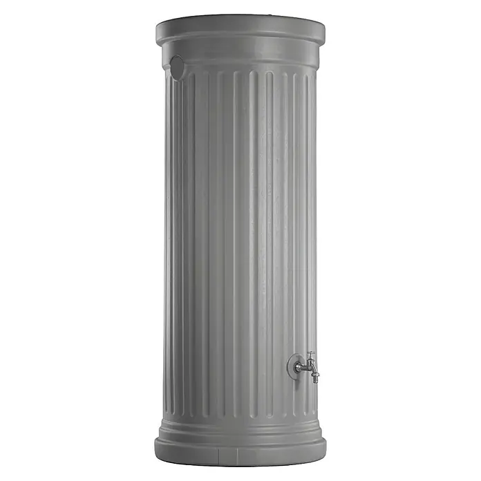 Garantia Auslaufhahn - ¾″, Chrom - Graue Regentonnen-Säule für den Außenbereich mit antikem Design und Wasserhahn zur einfachen Wasserentnahme für Gartenbewässerung.