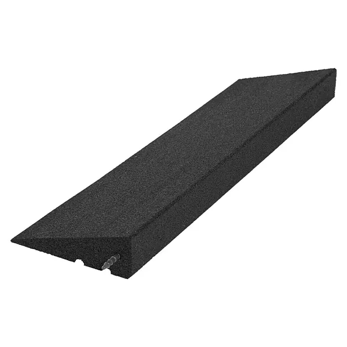 Gum-tech Auffahrrampe - Schwarz, 100 x 25 x 9 cm - Das Bild zeigt einen schwarzen Wasserspeier aus Kunststoff in einer seitlichen Perspektive, ideal für Gartenteiche und Wasserspiele.