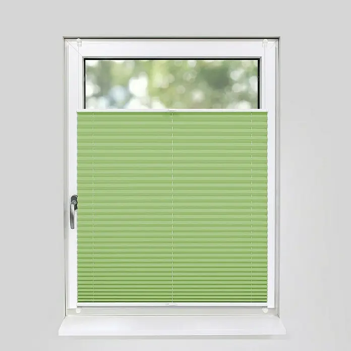 Deco-Raum Plissee ohne Bohren Basic - B x H: 100 x 210 cm, Grün - Ein Fenster mit einem hellgrünen Plissee, das teilweise heruntergelassen ist, um das Licht zu dimmen.