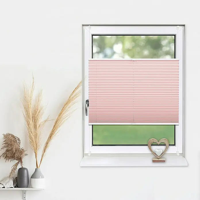 Deco-Raum Plissee ohne Bohren Basic - B x H: 50 x 150 cm, Rosa - Ein Fenster mit einem rosa Plissee-Rollo, das für Privatsphäre und Lichtschutz sorgt. Das Rollo ist stilvoll und funktional.