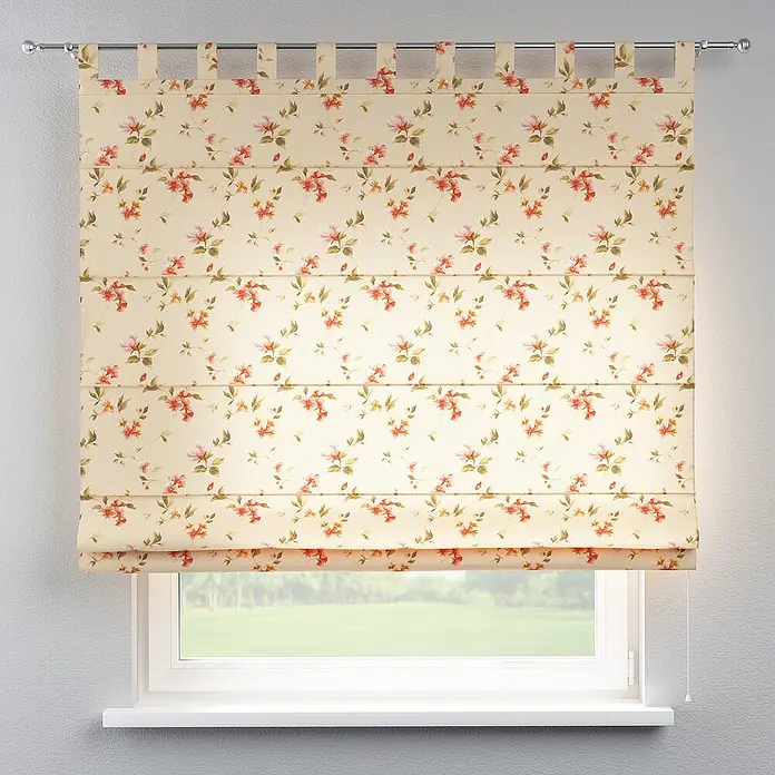 Dekoria Raffrollo - B x H: 100 x 170 cm - Eine Stoff-Raffrollos mit Blumenmuster, das vor einem Fenster mit Blick auf eine grüne Landschaft hängt. Der Rollo ist dekorativ und funktional.