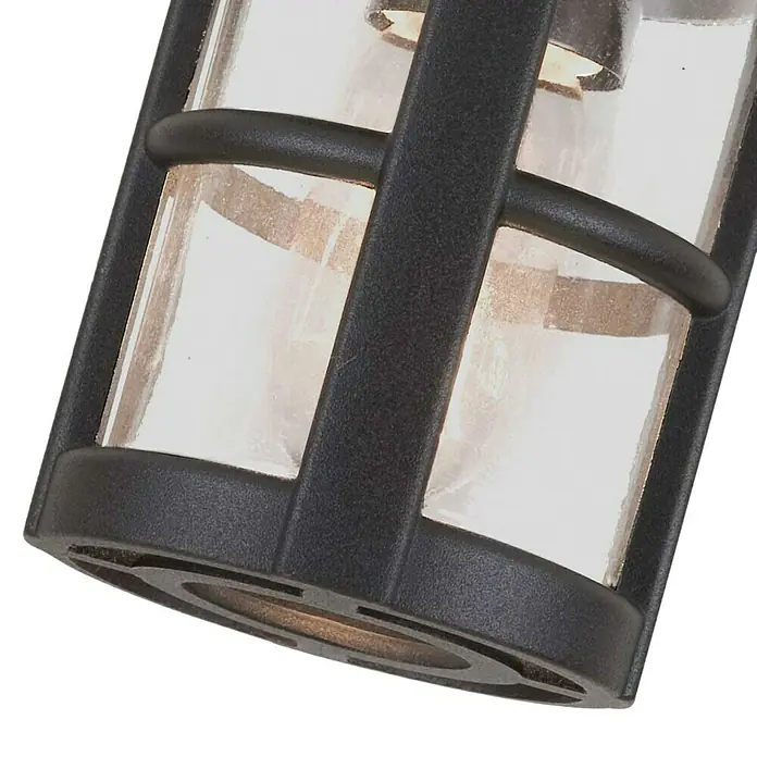 Elstead Außenwandleuchte Hereford - 60 W, 15 x 15 x 23,5 cm, Schwarz, IP23 - Nahaufnahme einer stilvollen schwarzen Außenleuchte mit klarem Glas und dekorativem Gitter für den Garten oder die Terrasse.