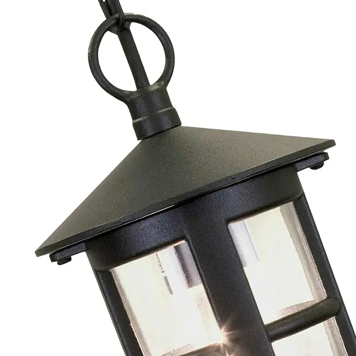 Elstead Pendelleuchte Hereford - 60 W, L x B x H: 15 x 15 x 36,5 cm, Schwarz, E27 - Detailaufnahme einer hängenden Laterne mit schwarzem Metallrahmen und klaren Glasscheiben, die ein warmes Licht ausstrahlt.