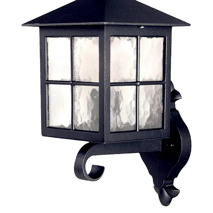 Elstead Außenwandleuchte Winchester - 60 W, 24,6 x 38,5 x 38,5 cm, Schwarz, IP44 - Eine schwarze, außenwandmontierte Laterne mit klaren Glasscheiben und einer dekorativen Halterung. Die Lampe bietet klassische Beleuchtung.