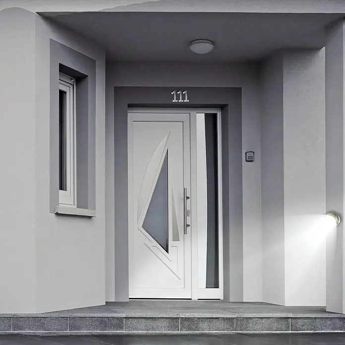 Voltomat Sensor de movimiento - Equipamiento: Detector de movimiento, Blanco, LED - Imagen de una puerta delantera moderna con un diseño único, ideal para una entrada elegante al hogar.