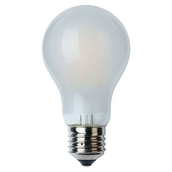 Voltolux Bombilla LED Filament Classic - E27, No regulable, Blanco cálido, 470 lm, 5 W, Mate - Primer plano de una bombilla LED esmerilada con base plateada sobre un fondo blanco.