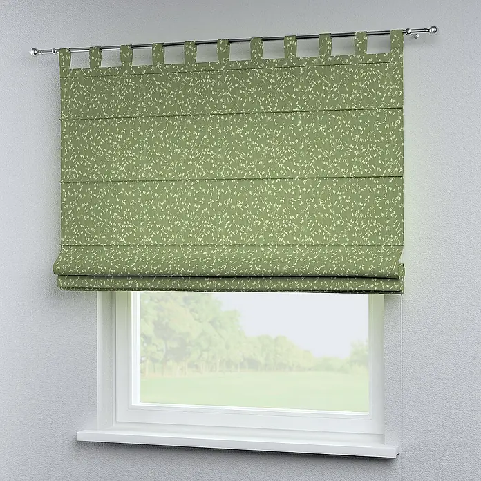 Dekoria Raffrollo - B x H: 100 x 170 cm - Eine grüne, gemusterte Raffgardine hängt vor einem Fenster und sorgt für eine stilvolle Fensterdekoration mit einem Hauch von Natur.