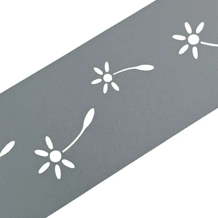 zaun|zu Sichtschutzstreifen Premium Pusteblumen Design - 2,55 m x 19 cm x 0,1 cm, Fenstergrau - Graue Tischdecke mit stilisierten weißen Pusteblumen. Elegantes Design für Tischdekorationen, das jedem Raum eine frische Note verleiht.