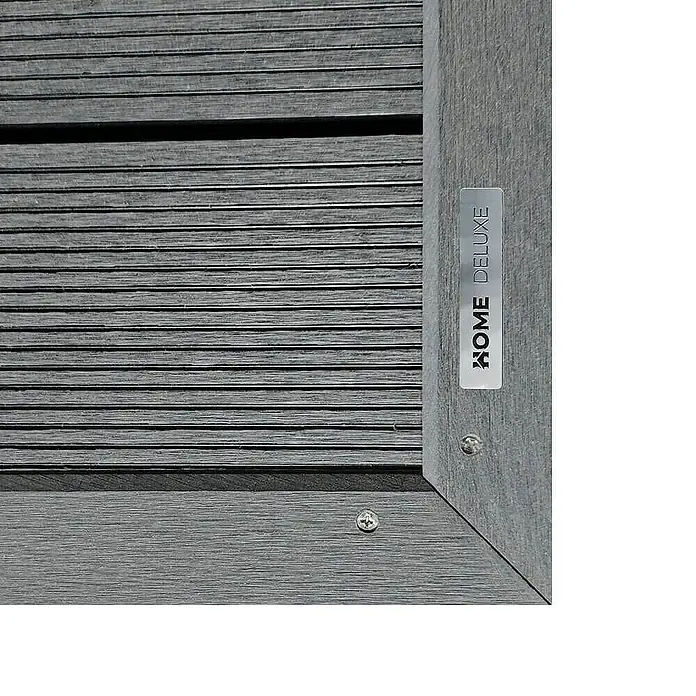 Home Deluxe Terrassenfliese GAIA - 105 cm x 63 cm x 55 mm, Anthrazit, Matt - Detailaufnahme einer Home Deluxe Terrassendiele, die die feine Verarbeitung und das elegante Design des Produkts hervorhebt.