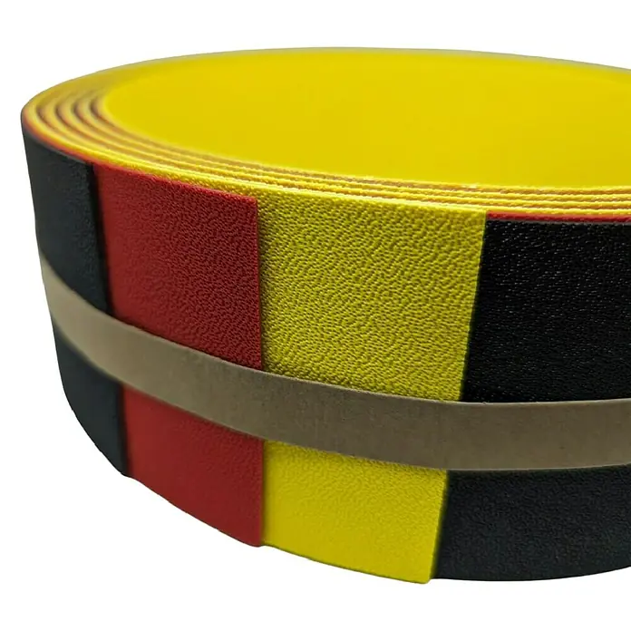 zaun|zu Sichtschutzstreifen Deutschland - 2,55 m x 19 cm x 0,1 cm, Schwarz/Rot/Gelb, Schmal - Wickelrolle mit der Flagge von Belgien. Ideal für Sportler oder alle, die ein belgisches Motivband suchen.