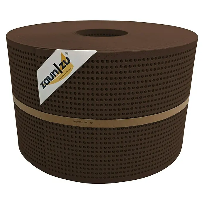 zaun|zu Sichtschutzstreifen Premium Gelocht - 50 m x 19 cm x 0,1 cm, Braun - Braune Zaunfolie auf Rolle mit kleinen Löchern und einem Papieretikett der Marke Zaun|zu.