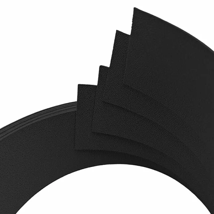 zaun|zu Sichtschutzstreifen Premium 1/4 Set - 2,55 m x 4,7 cm x 0,1 cm, Tiefschwarz - Schwarze Gummi-Dichtungsringe im Stapel, ideal für industrielle Anwendungen und Abdichtungen, langlebig und präzise gefertigt.