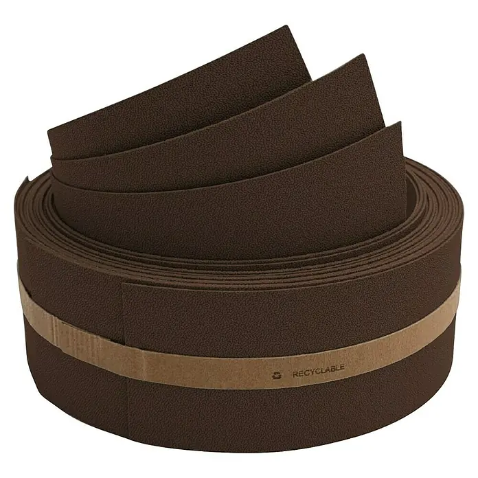 zaun|zu Sichtschutzstreifen Premium 1/3 - 2,55 m x 6,3 cm x 0,1 cm, Braun - Nahaufnahme einer braunen, recycelbaren Lenkerbandrolle, die sich für Rennräder eignet.