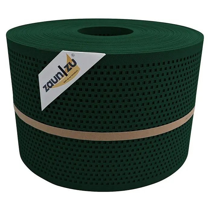 Sichtschutzstreifen Zaun|Zu Quadratisch - 50 m x 19 cm x 0,1 cm, Grün - Eine Rolle grüner Zaunfolie "Zaun zu", mit kleinen Quadraten perforiert und mit einem Papierband zusammengehalten.