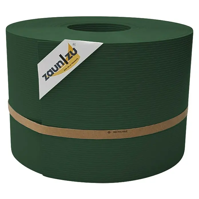 zaun|zu Sichtschutzstreifen Rille PP DSM - 50 m x 19 cm x 0,1 cm, Tannengrün - Eine Rolle blickdichter Zaunfolie in Dunkelgrün mit Papierbanderole und Logo. Bietet optimalen Sichtschutz für jeden Gartenzaun.
