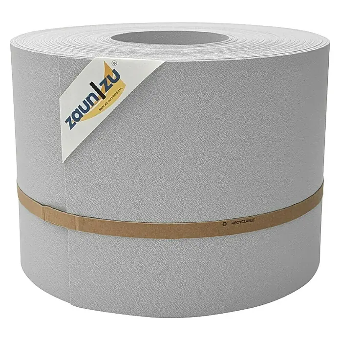 zaun|zu Sichtschutzstreifen Premium 35 m Rolle - 35 m x 19 cm x 0,1 cm, Lichtgrau - Eine Rolle Zaunfolie "zaun/zu" in Grau, umwickelt mit einem braunen Papierstreifen und dem Hinweis "Recyclable". Ideal für den Sichtschutz.