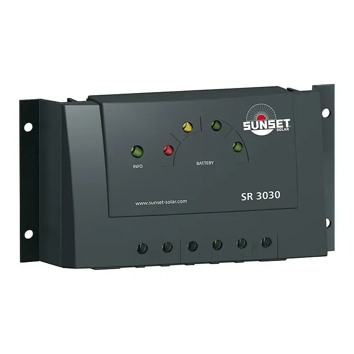 Sunset Solarladeregler SR 3030 - Max. Laststrom: 30 A, 12 V - 24 V - Nahaufnahme eines Sunset Solar SR 3030 Solarreglers, der für die Steuerung und Optimierung von Solaranlagen konzipiert ist.
