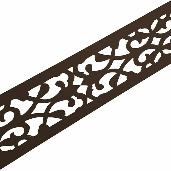 zaun|zu Sichtschutzstreifen Premium Oriental Design - 2,55 m x 19 cm x 0,1 cm, Braun - Braune dekorative perforierte Leiste mit filigranem Rankenmuster, geeignet für Bordüren oder Akzente.